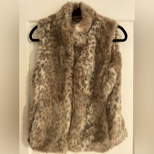 Banana Republic Faux Fur Leopard Print Vest XS Like New